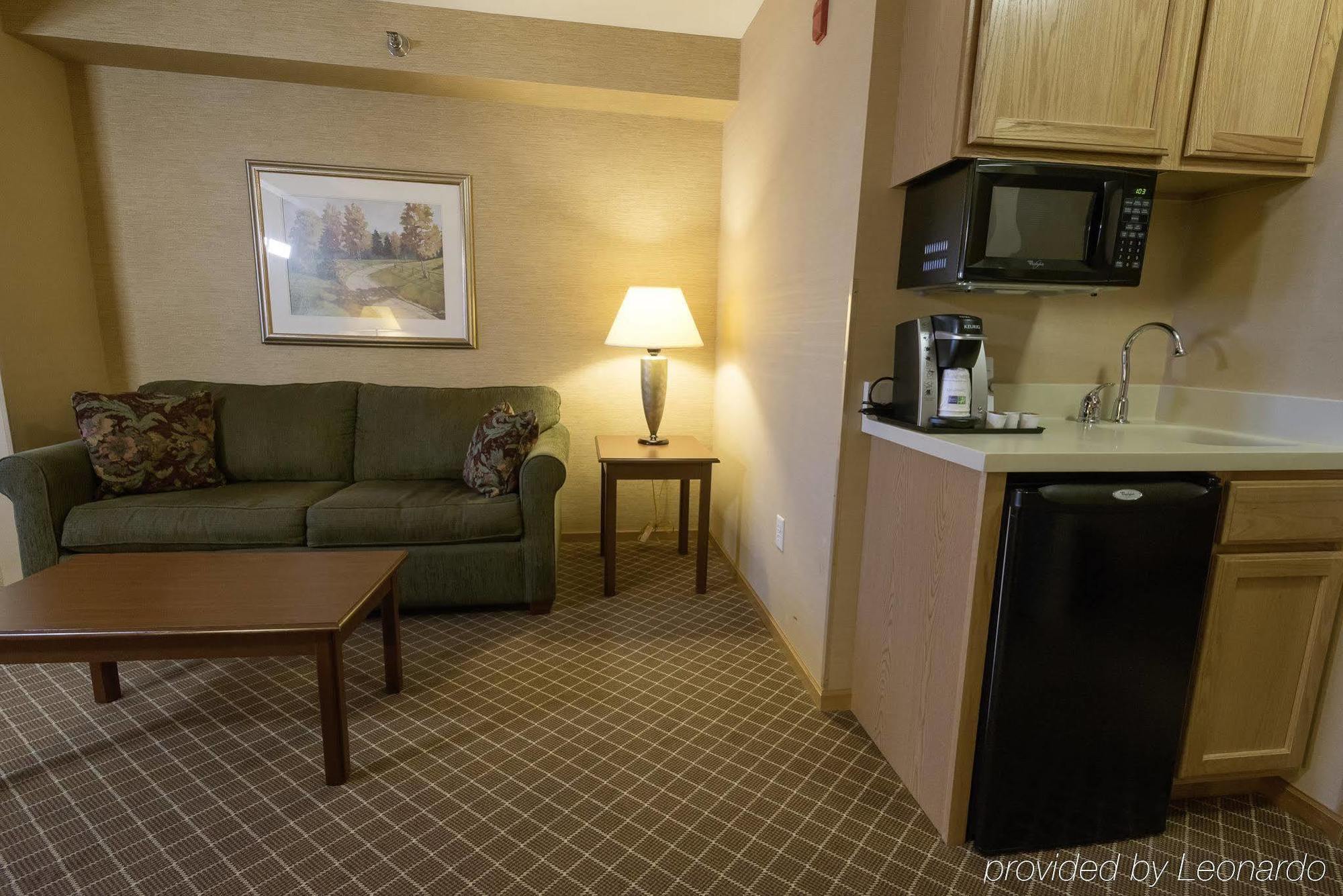 Holiday Inn Express & Suites Iron Mountain, An Ihg Hotel Kültér fotó